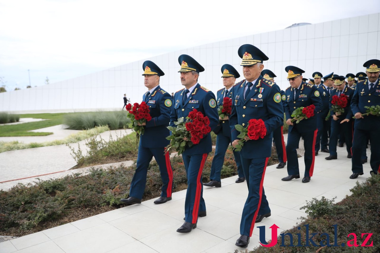 DSX rəisi və generallar Zəfər parkında - FOTO